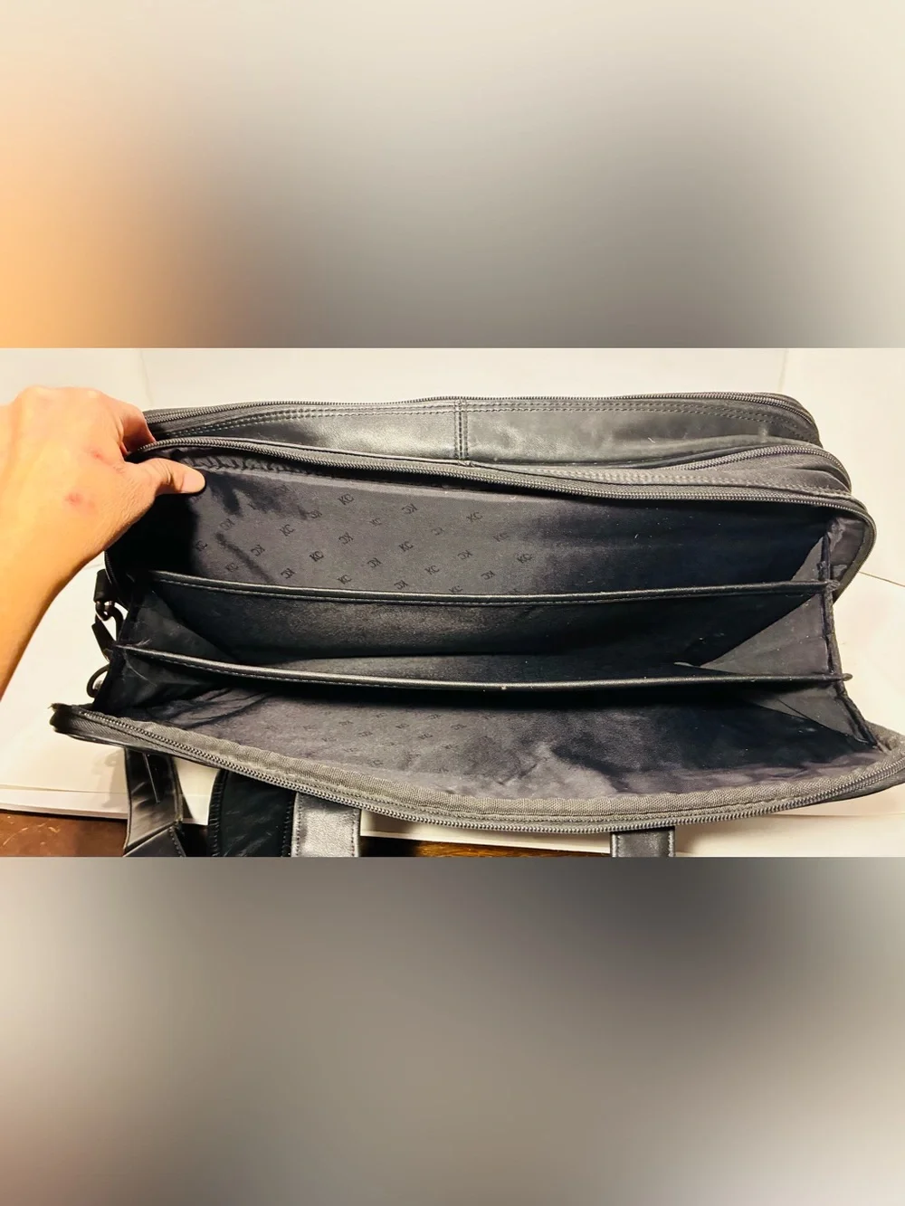 Y2K VTG Kenneth Cole New York Expandable Leather Laptop Briefcase Bag Black